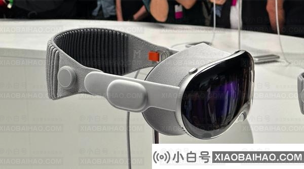 苹果曾考虑为 Vision Pro 配备 VR 控制器，但最终放弃
