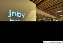 诡异的画风引出疑问,江南布衣童装为何一次次跨界?_小白号